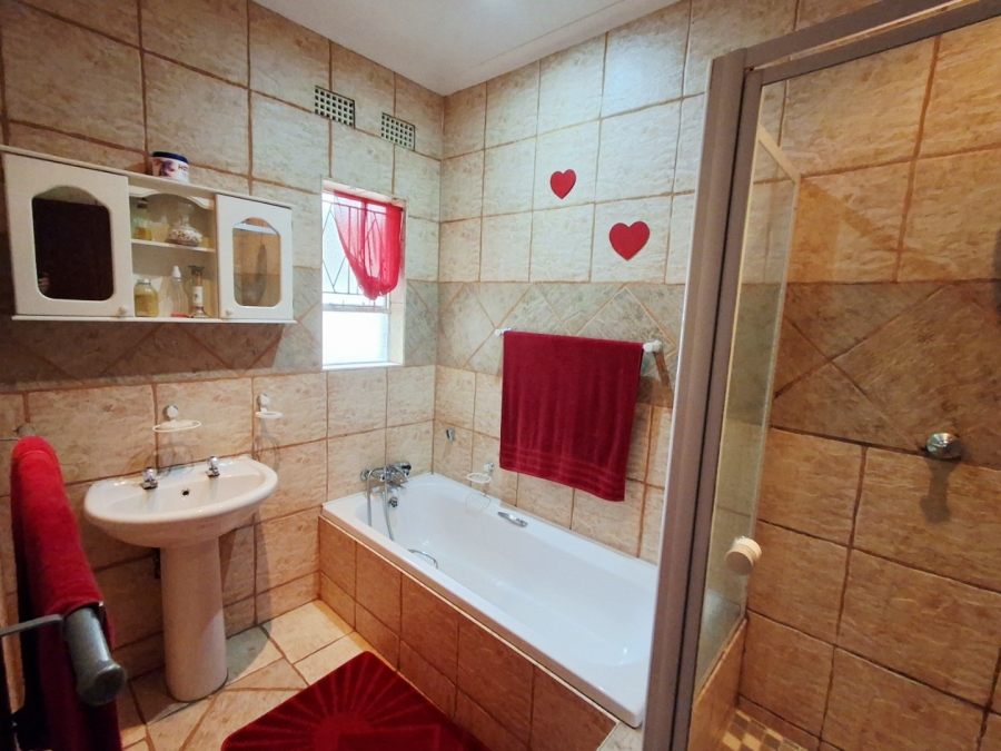 4 Bedroom Property for Sale in Vaalpark Free State